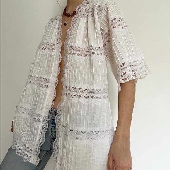 SOLD Vintage Linen & Lace Blouse - Picture 2 of 6